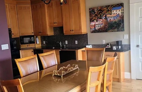 Astoria Hotel | Two Comfortable Downtown Suites w/City Views | Fireplace Access