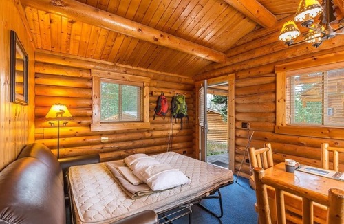 Moran Hotel | Two Convenient Accommodations, Just Minutes Away from Exciting Attractions!