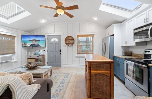 Margate City House | Two Cottages w/Patios - Close to Beach