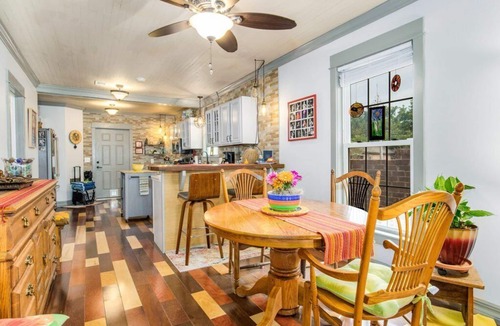 Old East Hill House | Two Couples, 2 Private Suites/1 BoHo GardenHouse