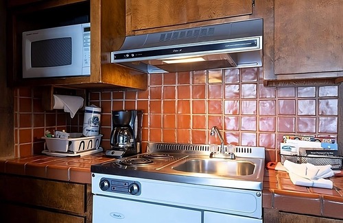 Tahoe Vista Hotel | Two Cozy Studio Unit with Kitchenette, Outdoor Pool and Free Parking!