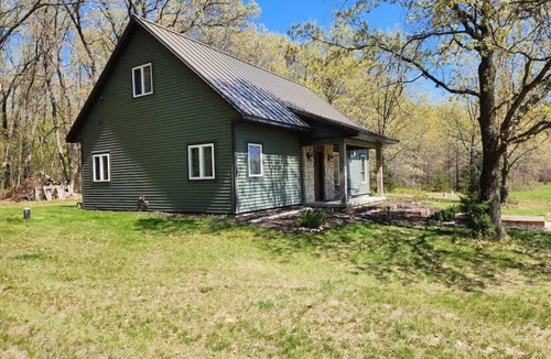 Lyndon Station Cabin | Two Crows Cabin Summa