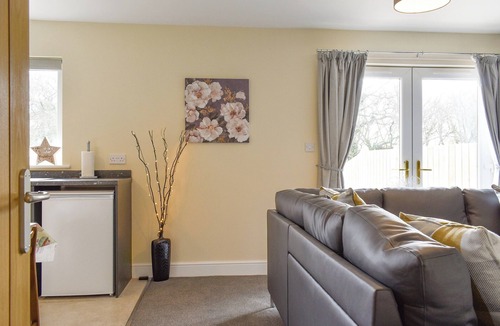 Preston Cottage | Two Dorchester Drive - UK32036