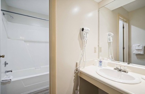 West Bridgewater Hotel | Two Double Bed Standard Hotel Room with outdoor heated pool 101