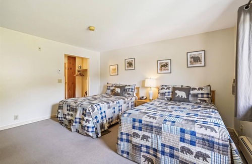 West Bridgewater Hotel | Two Double bed Standard Hotel room 219