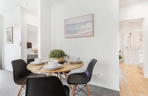 Te Rapa House | Two Ensuites, Central Hamilton - By KOSH BNB