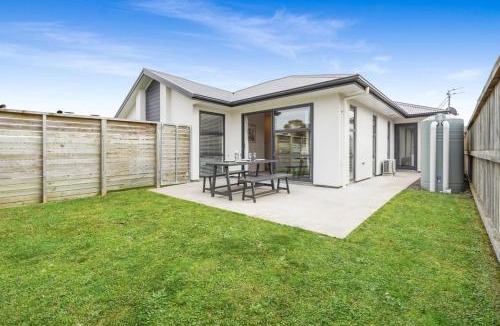 Te Rapa House | Two Ensuites, Central Hamilton - By KOSH BNB