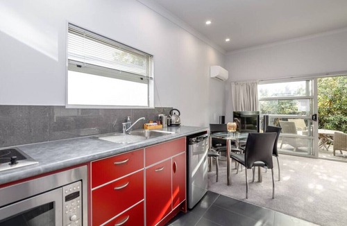 Martinborough House | TWO FOUR COLOGNE #3, Martinborough