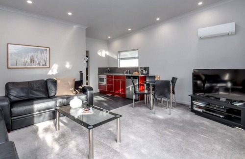 Martinborough House | TWO FOUR COLOGNE #3, Martinborough