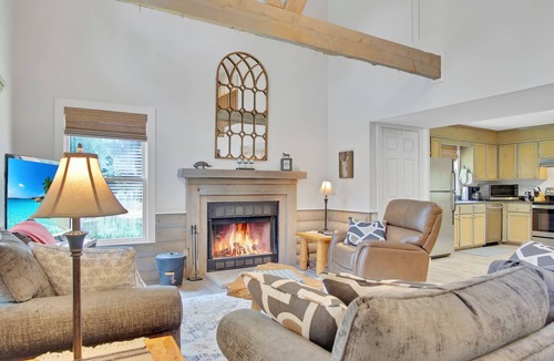 Town Creek Cabin | Two Herons Cottage - Wilson Lake, Alabama