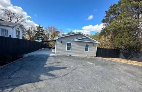 Centreville House | Two homes 1 price near Dulles sleeps 16 w/parking