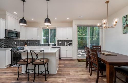 Mount Hood Village House | Two Homes in One Creekside Deck 2 Hot Tubs!