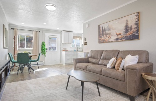 Casper House | TWO homes! Sleeps 8 adults - 4beds/2bath, Backyard Oasis, Fire Pit, Grill