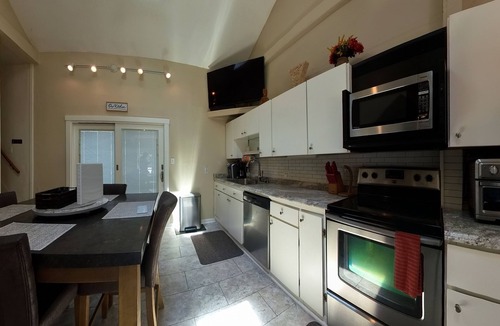 Crafton House | Two KING beds! Lots of off-street parking! Close to downtown! Pet friendly!