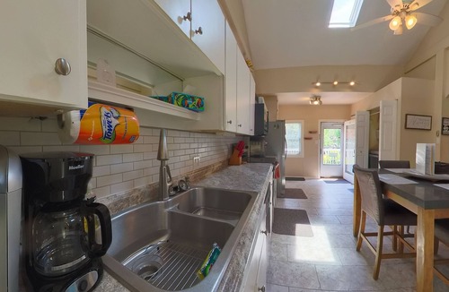 Crafton House | Two KING beds! Lots of off-street parking! Close to downtown! Pet friendly!