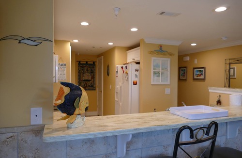 Tybee Island Condo | TWO KING SUITES each with attached Full Bath. Balcony with OCEANVIEW!nMid Island