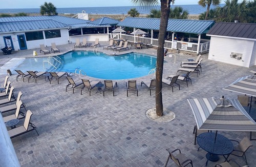 Tybee Island Condo | TWO KING SUITES each with attached Full Bath. Balcony with OCEANVIEW!nMid Island