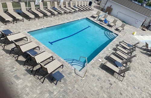 Tybee Island Condo | TWO KING SUITES each with attached Full Bath. Balcony with OCEANVIEW!nMid Island