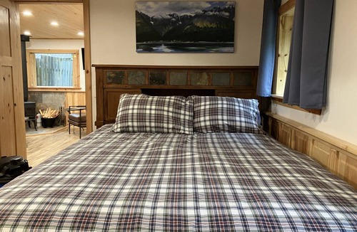 Seward House | Two Lakes Guesthouse