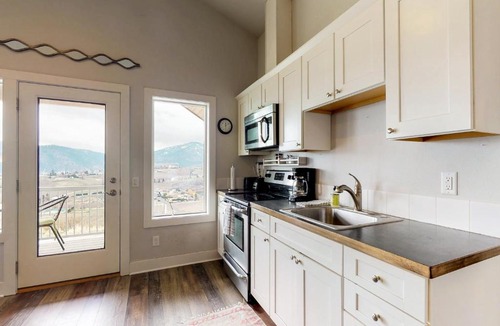 Manson House | Two Lakes Loft