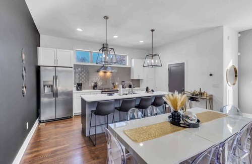 Hadley - Washington House | TWO Luxe Nash Bash | Rooftop Deck & Downtown Views