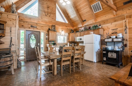 Branson Cedars Cabin | Two Master Suites, Great for 2 couples, Walking distance to Thunder Ridge Arena
