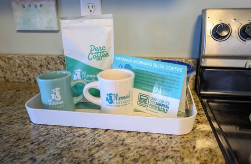 Tybee Island Cottage | Two Mermaids PETS 2 POOLS HOT TUB