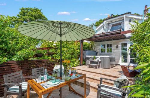 Kenn House | Two Mill Cottage, The Ley Arms