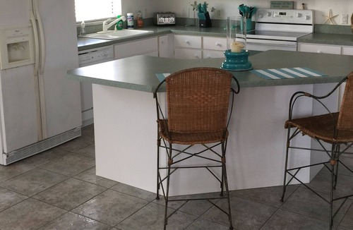 Boardwalk Cottage | Two minutes from the beach