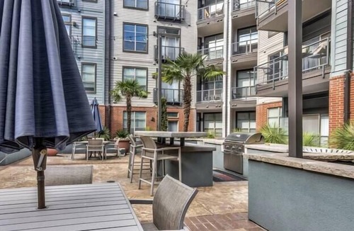 Deep Ellum Apartment | TWO Modern CozySuites w/pool, gym, parking!