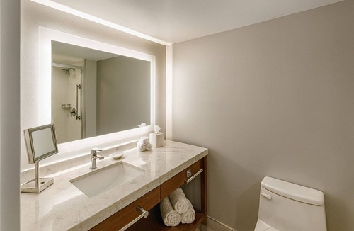 Downtown Resort | Two Modern King Units for 8! Heated Pool, Golf Course, & Beautiful Sunset Views!
