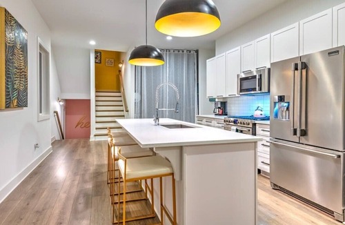 Berry Hill House | Two New Lux Homes! Rooftop + Hot Tub, Pool & Sauna