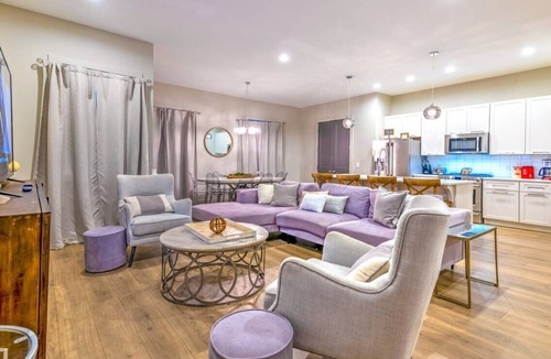 Berry Hill House | Two New Lux Homes! Rooftop + Hot Tub, Pool & Sauna