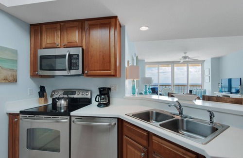 Destin Condo | TWO OCEANFRONT MASTER BEDROOMS.NEWLY UPDATED COASTAL. DISCOUNTED BEACH SERVICE