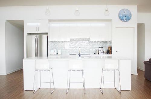 Island Beach House | TWO PELICANS Island Beach