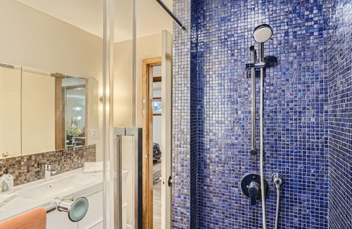 Hazelwood House | Two Primary Sweet Suites