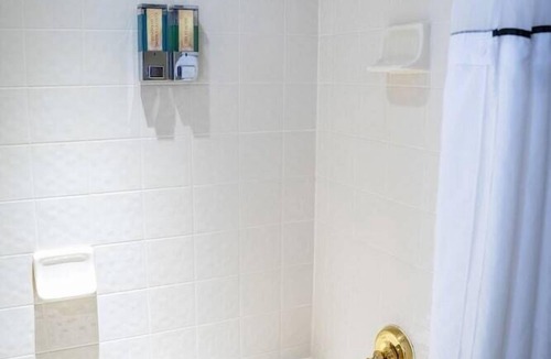 Bridgeport Hotel | Two Queen Room at a Hotel