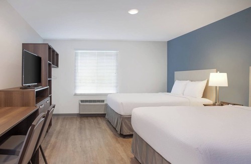 Newnan Hotel | Two Quiet, Secure and Easy-Access Room w/Kitchen