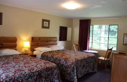 Cherokee Hotel | Two Rivers Lodge