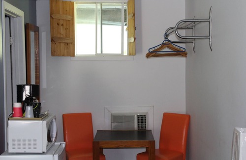 Eau Claire Hotel | Two Rivers Motel