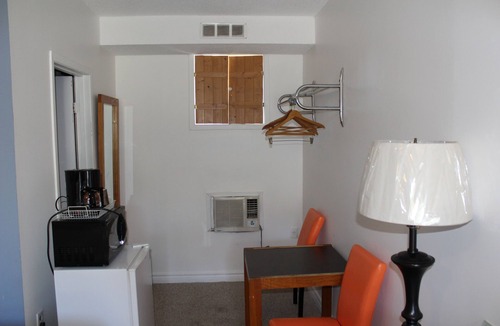 Eau Claire Hotel | Two Rivers Motel