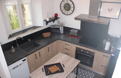 Castelnau-Riviere-Basse Apartment | Two-room apartment