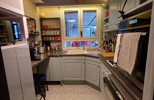 Les Halles Apartment | Two-room apartment 56 m2 in quiet central location balcony overlooking tourism-rated garden