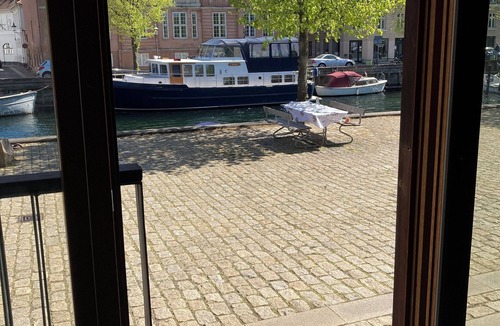 Copenhagen City Centre Apartment | Two room apartment in Central Copenhagen old town by Chrisitanshavns Canaln