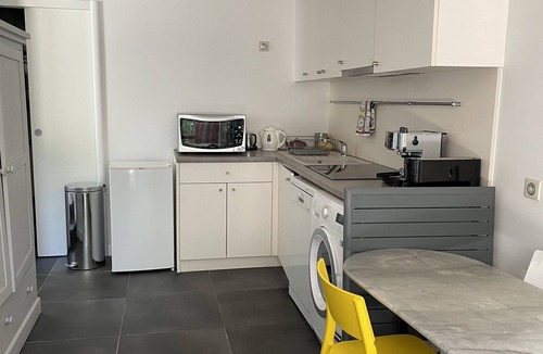 7th Arrondissement Apartment | Two-room apartment with parking close to the sea