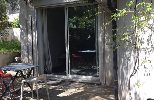 7th Arrondissement Apartment | Two-room apartment with parking close to the sea