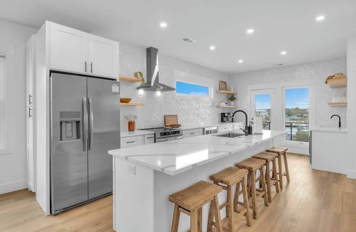 North Carolina Coast House | Two SeaView Lux Suites | 10BR w/Elevator-Sleeps 32