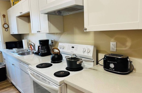 Southeast Salem Apartment | Two side-by-side apartments