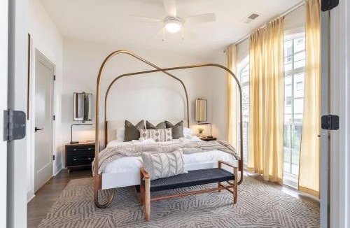 West End House | TWO Side by Side Homes - min to Vandy 3min to Bars