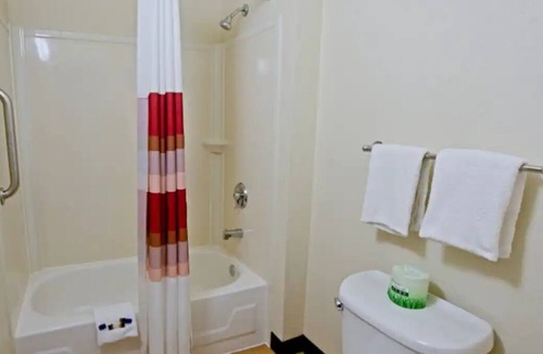 Bowmansville House | Two Spaces! Near Downtown Buffalo! w/ Free Parking, Pets are Allowed!
